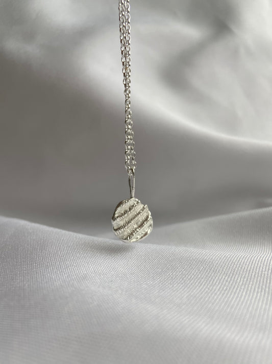 Shell Textured Necklace